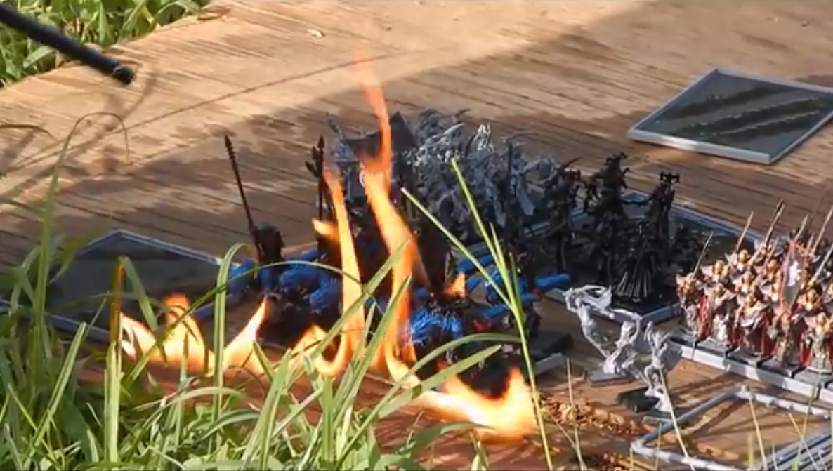 Így ég el egy legalább 900 dollárt érő Warhammer sereg