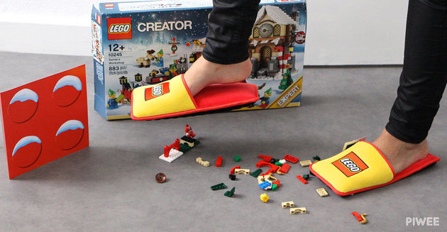 Itt a Legoba lépés elleni Lego papucs
