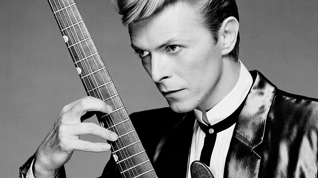 Elhunyt David Bowie